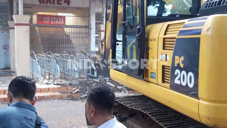 Stadion Andi Mattalatta, markas PSM Makassar di Liga 1 mulai direnovasi, Rabu (21/10/20).