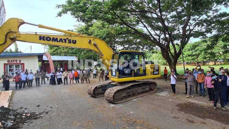 Stadion Andi Mattalatta, markas PSM Makassar di Liga 1 mulai direnovasi, Rabu (21/10/20).