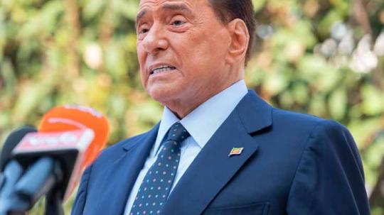 Dipimpin Silvio Berlusconi, AC Monza promosi ke Serie A di Liga Italia dan berikut 4 pemain buangan AC yang bisa diboyong mantan bos Rossoneri itu ke klub barunya.