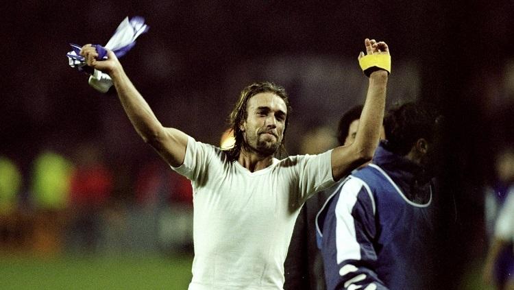 Legenda AS Roma, Gabriel Batistuta, menyatakan penyesalannya atas perlakuan yang diberikan kepada Diego Maradona.