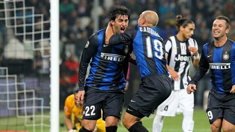 Selebrasi Diego Milito usai mencetak gol untuk Inter Milan dalam pertandingan Serie A Italia kontra Juventus, 3 November 2012.