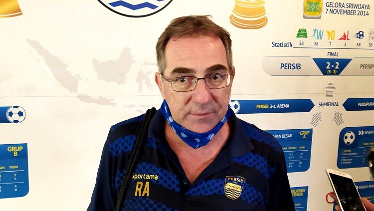 Pelatih Persib Bandung, Robert Rene Alberts.