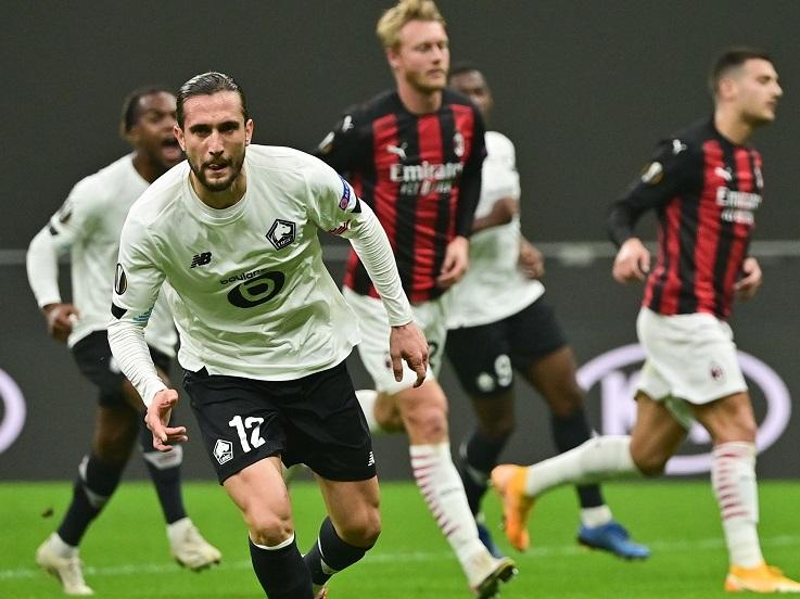 Ekspresi pemain Lille, Yusuf Yazici, usai mencetak gol ke gawang AC Milan dalam pertandingan Liga Europa, Kamis (5/11/20). Copyright: Twitter Europa League