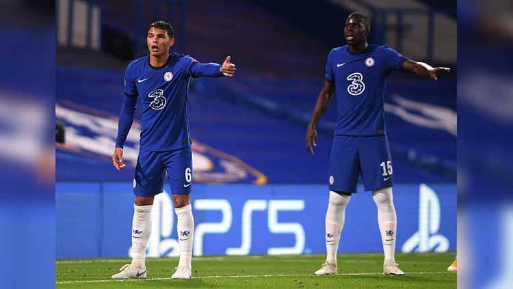 Setelah sebelumnya ramai dikabarkan bakal jadi alat tukar transfer Jules Kounde dari Sevilla, Kurt Zouma disebut masih punya harapan di Stamford Bridge.