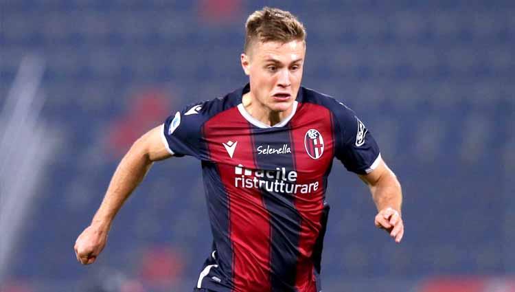 Bedah kualitas Mattias Svanberg, pemain Bologna yang pernah dikaitkan dengan Manchester United namun kini kabarnya malah merapat ke AC Milan. Foto: MB Media/Getty Images.