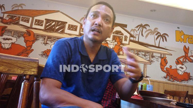 CEO PSIS, Yoyok Sukawi, ketika melakukan dialog dengan awak media di Semarang.