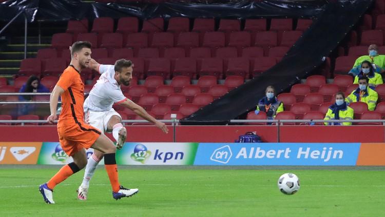 Momen Sergio Canales mencetak gol untuk Spanyol saat melawan Belanda