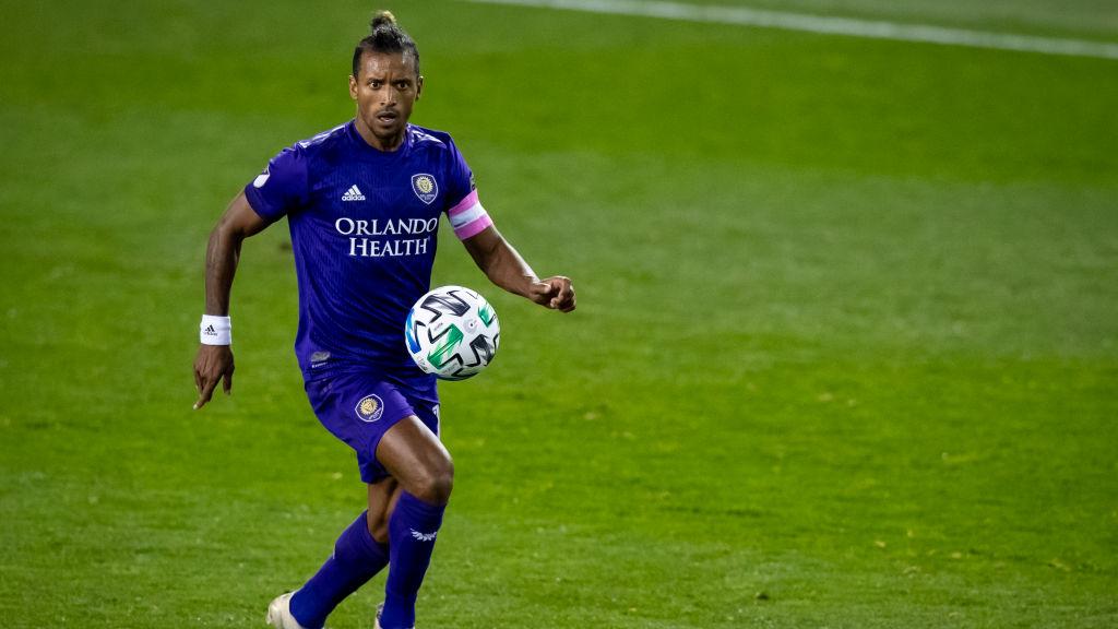 Eks Manchester United yang juga kompatriot Cristiano Ronaldo, Luis Nani, selangkah lagi bergabung dengan tim promosi Liga Italia, Venezia, di bursa transfer.