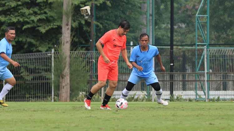 Aksi Ricky Yakobi sebelum meninggal dunia di Lapangan A Senayan Copyright: medan selection