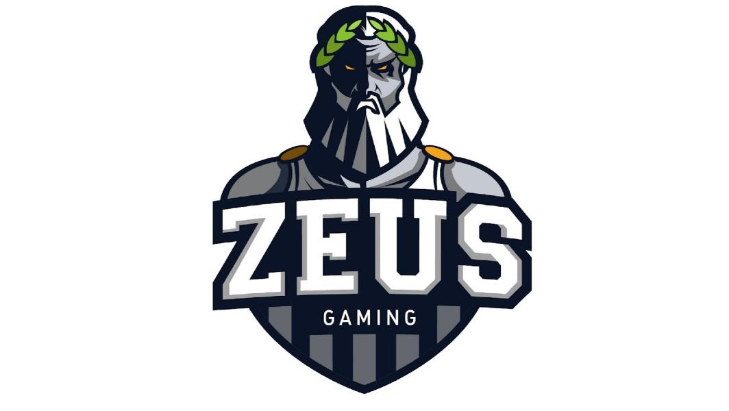Pemain tim eSports Zeus Gaming raih runner-up di Choang Super Cup 2021. - INDOSPORT