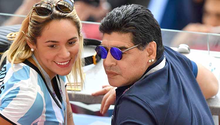 Maradona dan Rocio Oliva. - INDOSPORT