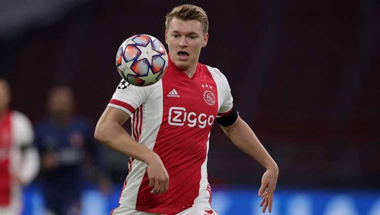 Perr Schuurs, mantan pemain Ajax Amsterdam yang jadi target AC Milan di bursa transfer.
