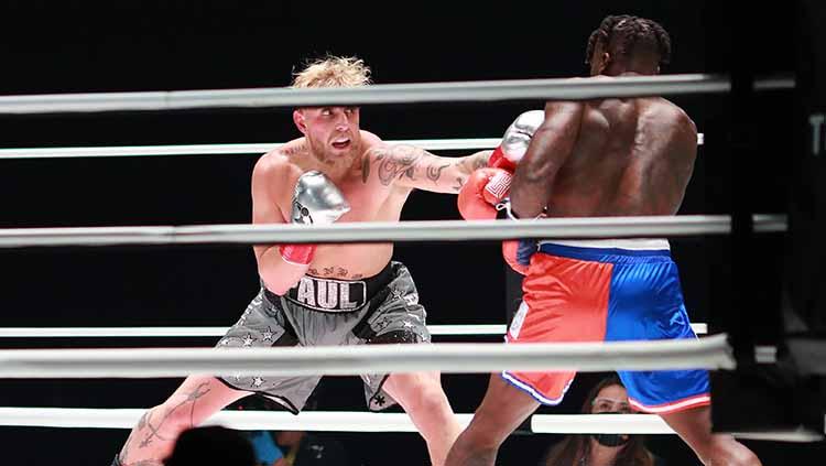 Jake Paul vs Nate Robinson. Copyright: Joe Scarnici/Getty Images for Triller
