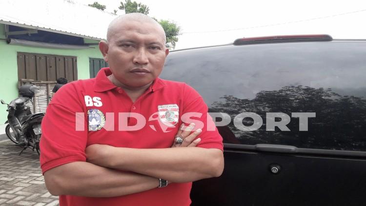 Bambang Suryo kini mendirikan pembinaan sepak bola usia dini. - INDOSPORT