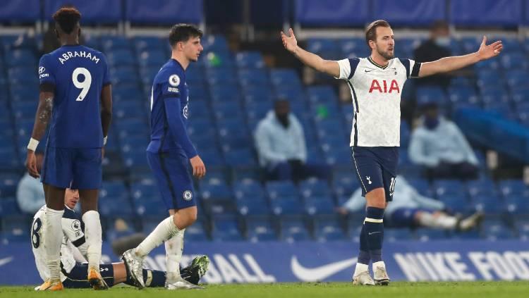 Pemain Tottenham Hotspur, Harry Kane, saat menghadapi Chelsea di pertandingan Liga Inggris, Senin (30/11/20) dini hari WIB.