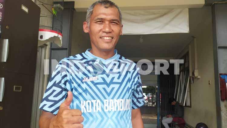 Mantan kiper Persib, Dadang Sudrajat. - INDOSPORT