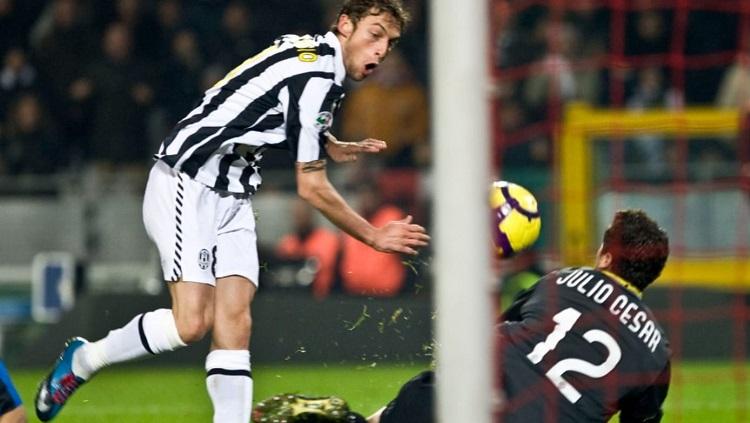 Detik-detik gol gelandang Juventus, Claudio Marchisio, ke gawang Inter Milan dalam pertandingan Serie A Italia, 4 Desember 2009.