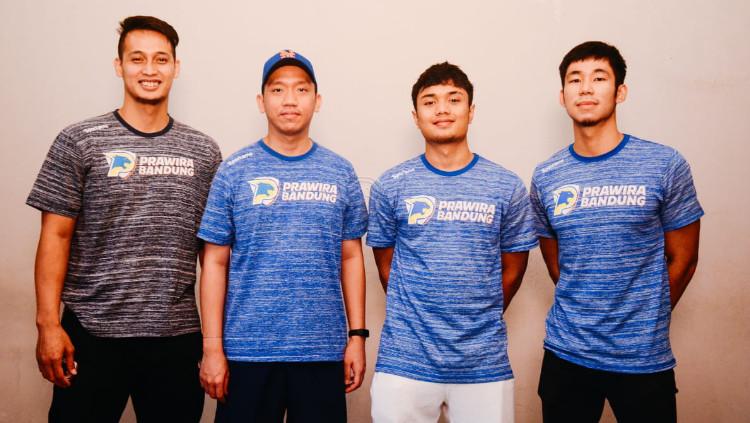 Pelatih Prawira Bandung, Andre Yuwadi, mengaku senang bisa mendapatkan dua Rookie, Teemo dan Yudha Saputra untuk persiapan menghadapi Indonesian Basketball League. - INDOSPORT