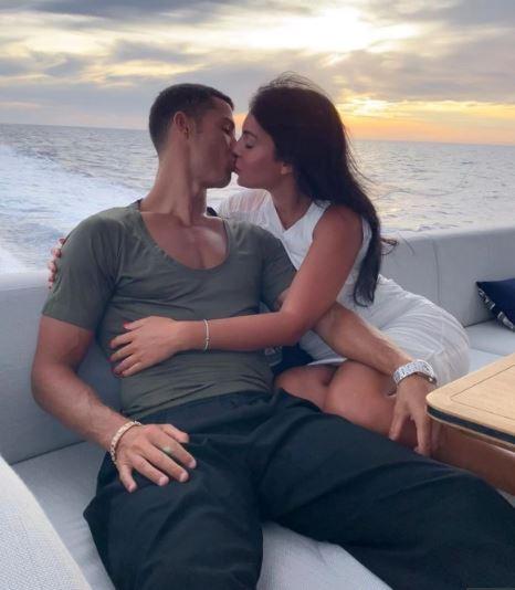 Georgina Rodriguez Cium Ronaldo Copyright: Instagram Georgina Rodriguez