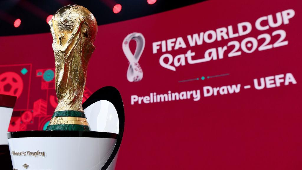 Trofi Piala Dunia 2022. Foto: FIFA/FIFA via Getty Images.