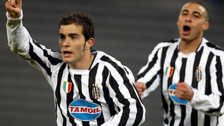 Selebrasi gol Enzo Maresca dalam pertandingan Liga Champions antara Juventus versus Olympiacos, 10 Desember 2003.