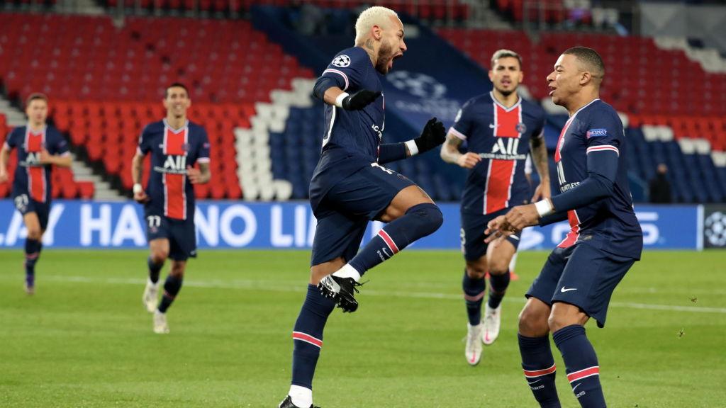 Neymar selebrasi usai mencetak gol di laga PSG vs Istanbul Basaksehir Copyright: Xavier Laine/Getty Images