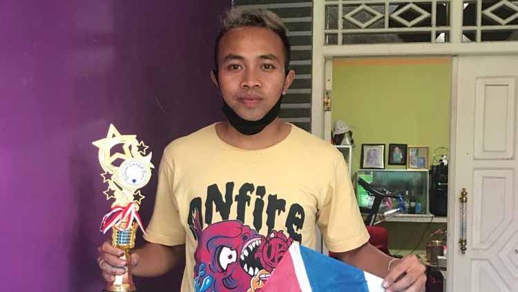 Gelandang sayap Persita Tangerang, Redi Rusmawan, menggeluti hobi 'baru' setelah menganggur akibat vakumnya Liga 1 2020.
