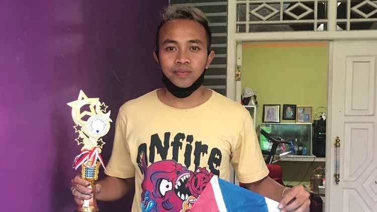 Gelandang sayap Persita Tangerang, Redi Rusmawan, menggeluti hobi 'baru' setelah menganggur akibat vakumnya Liga 1 2020. - INDOSPORT