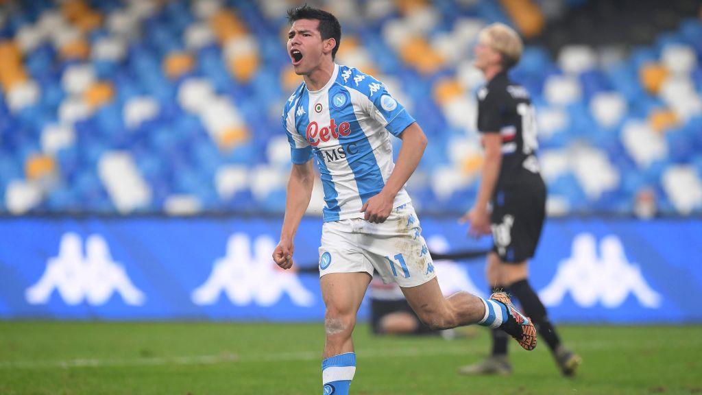 Hirving Lozano selebrasi usai mencetak gol di laga Napoli vs Sampdoria