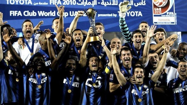 Selebrasi pemain Inter Milan saat menjuarai Piala Dunia Klub di Stadion Zayed Sports City, Uni Emirat Arab, 18 Desember 2010. - INDOSPORT