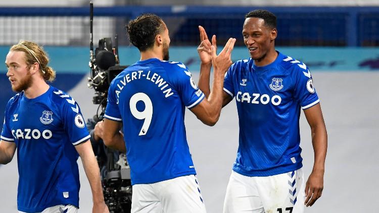 Yerry Mina dan Dominic Calvert-Lewin merayakan gol Copyright: twitter.com/Everton