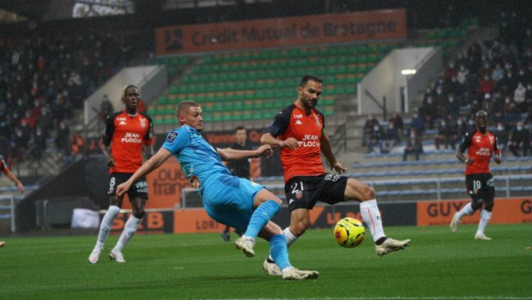 Situasi pertandingan FC Lorient v Olympique Marseille di Stade du Moustoir.