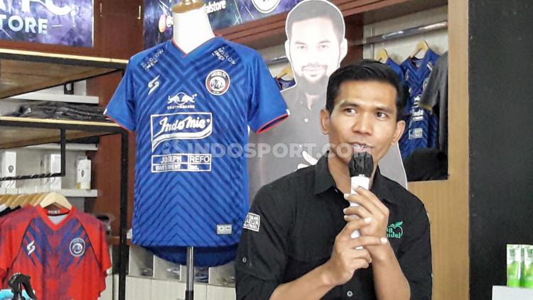 GM Malang Strudle, Gunarianto dan marchandise original Arema FC.