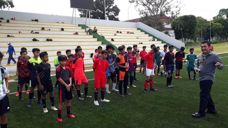 Dispora DKI Jakarta dan Asprov PSSI DKI Jakarta mengadakan seleksi masuk Pembinaan Olahraga Prestasi Berkelanjutan (POPB) khusus cabor sepak bola di Lapangan Ragunan. - INDOSPORT