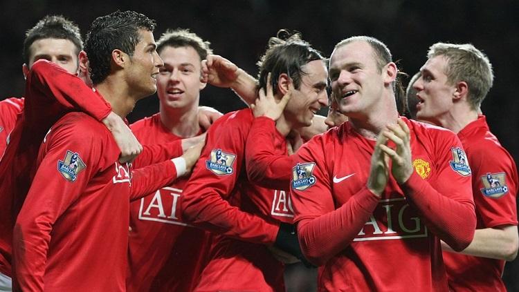 Pemain Manchester United bersorak usai mengalahkan Chelsea dalam pertandingan Liga Inggris, 11 Januari 2009. Copyright: Twitter Manchester United