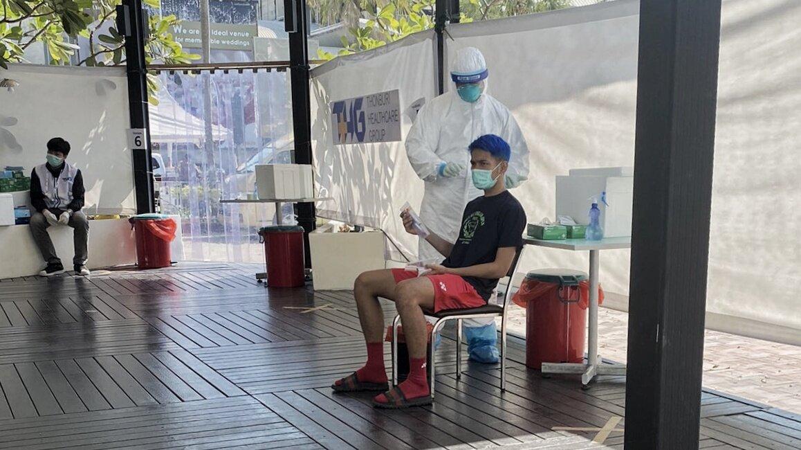 Fajar Alfian jalani swab test PCR di Bangkok, Thailand untuk Yonex Thailand Open 2021.