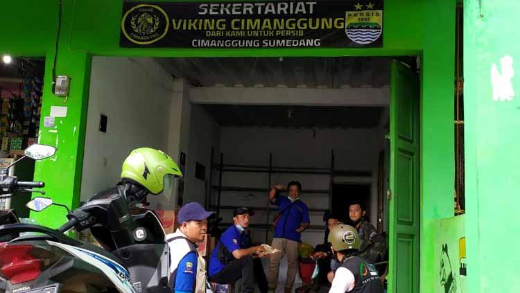 Sekretariat Viking Distrik Cimanggung dijadikan posko bencana. - INDOSPORT