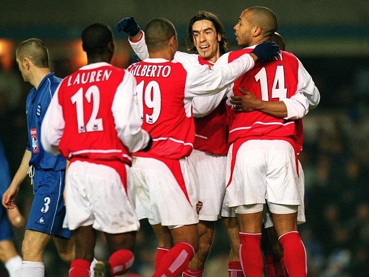 Momen Thierry Henry mencetak gol ke-100 untuk Arsenal dalam pertandingan Liga Inggris kontra Birmingham City, 12 Januari 2003. Copyright: Arsenal