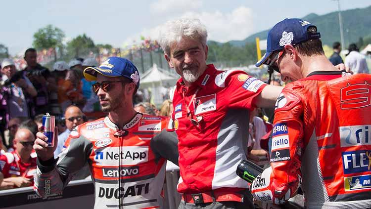 Pembalap Italia, Andrea Dovizioso, bersama bos Ducati, Gigi Dall'Igna. - INDOSPORT
