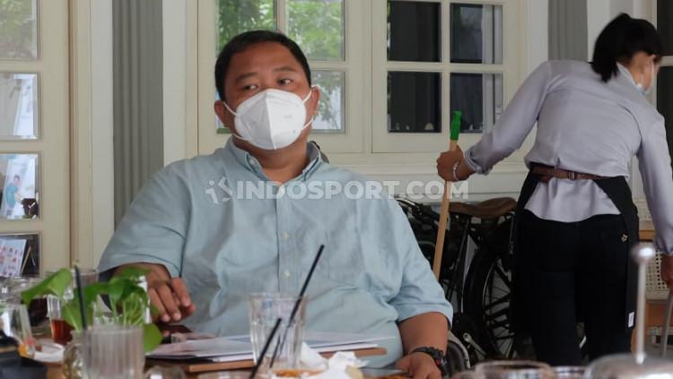 General Manager PSIS Wahyoe 'Liluk' Winarto ketika rapat jajaran petinggi PSIS.