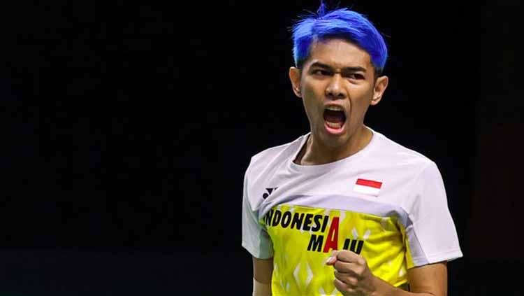 Rambut birunya disorot BWF, pebulutangkis ganda putra Fajar Alfian bawa-bawa nama klub sepak bola Indonesia.