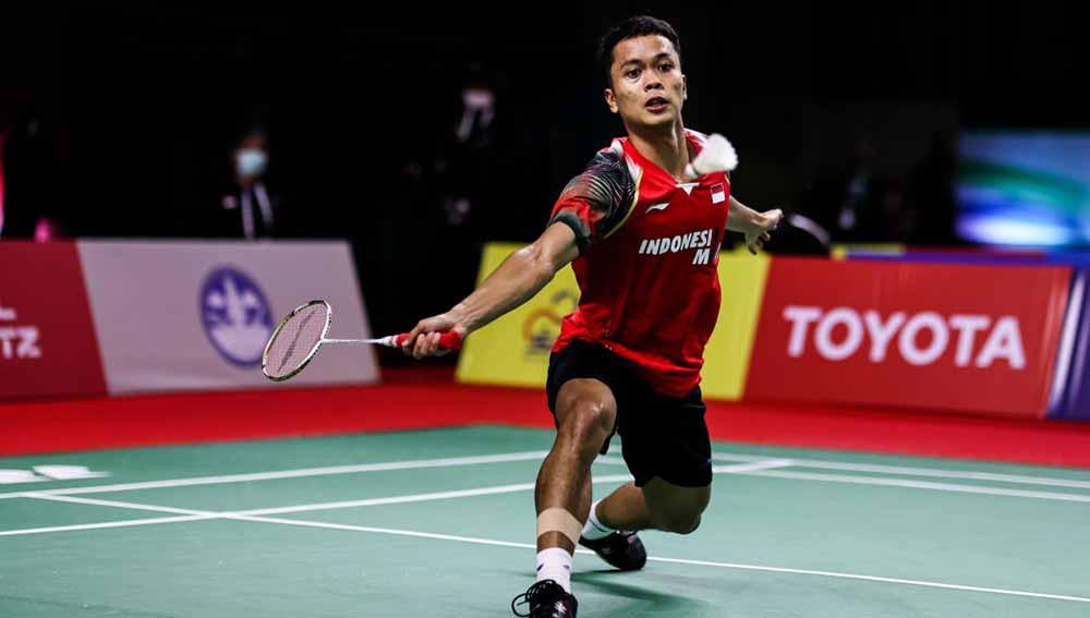 Pertandingan antara Anthony Sinisuka Ginting (Indonesia) vs Kunlavut Vitidsarn (Thailand) di Thailand Open 2021.