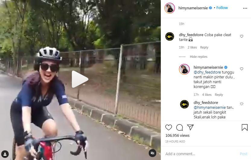 Tolak Tantangan Bersepeda dari Netizen, Tante Ernie Takut Jatuh dan Korengan Copyright: Instagram