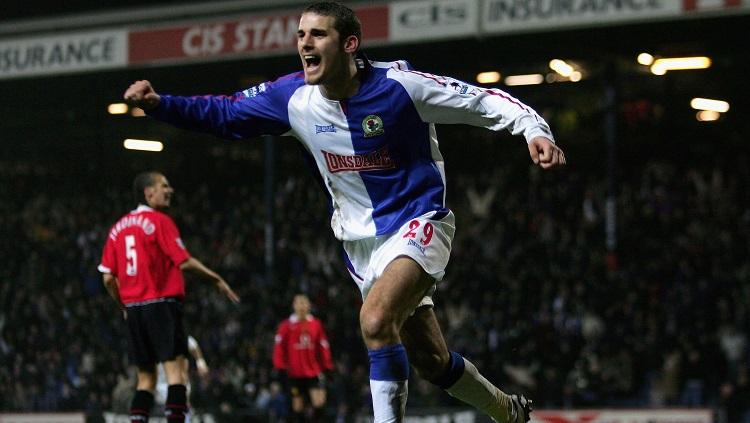 Aksi striker Blackburn Rovers, David Bentley, dalam pertandingan Liga Inggris kontra Manchester United, 1 Februari 2006.