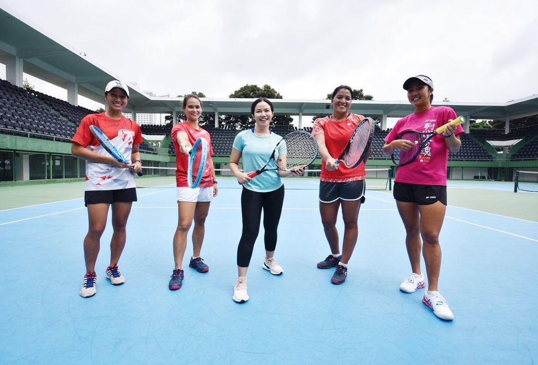 Yura Yunita dan Timnas Tenis Indonesia.