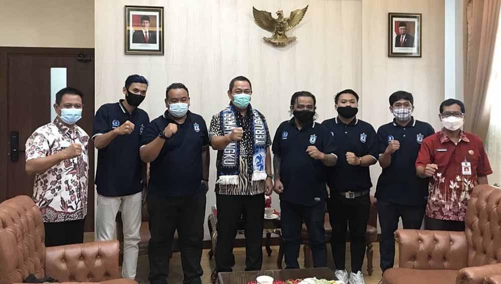 Wali Kota Semarang Hendrar Prihadi saat menemui perwakilan Panser Biru. - INDOSPORT