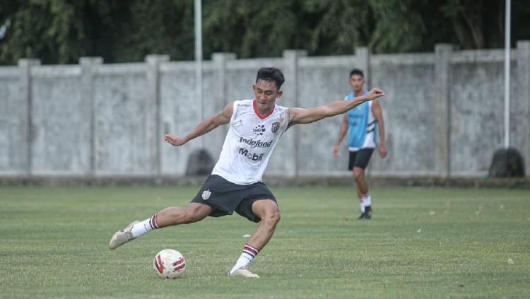 Bek Bali United, Komang Tri Arta Wiguna. - INDOSPORT