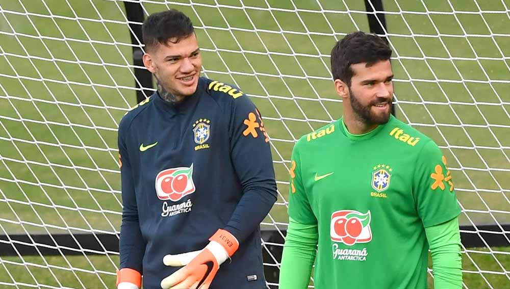 Brasil memiliki dua kiper ciamik dalam diri Ederson dan Alisson. Tite kira-kira mau mainkan siapa untuk Piala Dunia 2022?