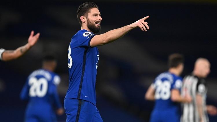 Selebrasi gol Olivier Giroud dalam pertandingan Liga Inggris antara Chelsea vs Newcastle United, Senin (15/2/21). Copyright: Premier League