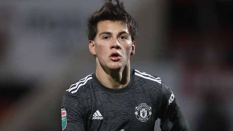 Harvey Neville memainkan peran yang semakin mengesankan sebagai bek kanan di Manchester United U-23.